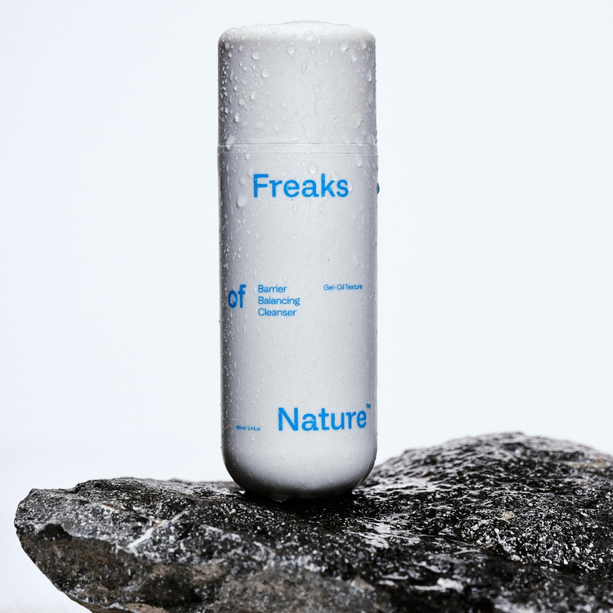 Freaks of Nature foam-to-oil transformation in hand for deep residue removal