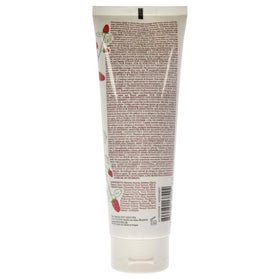 Fresh Sugar strawberry close-up of creamy scrub texture highlighting gentle sugar crystals