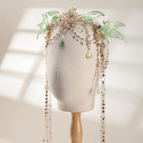 FRESHME crown displayed on mannequin showing size and scale for outfit planning