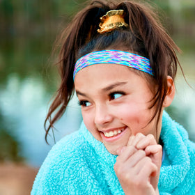 Detail of velvet non-slip lining on FROG SAC headband showing secure grip benefit