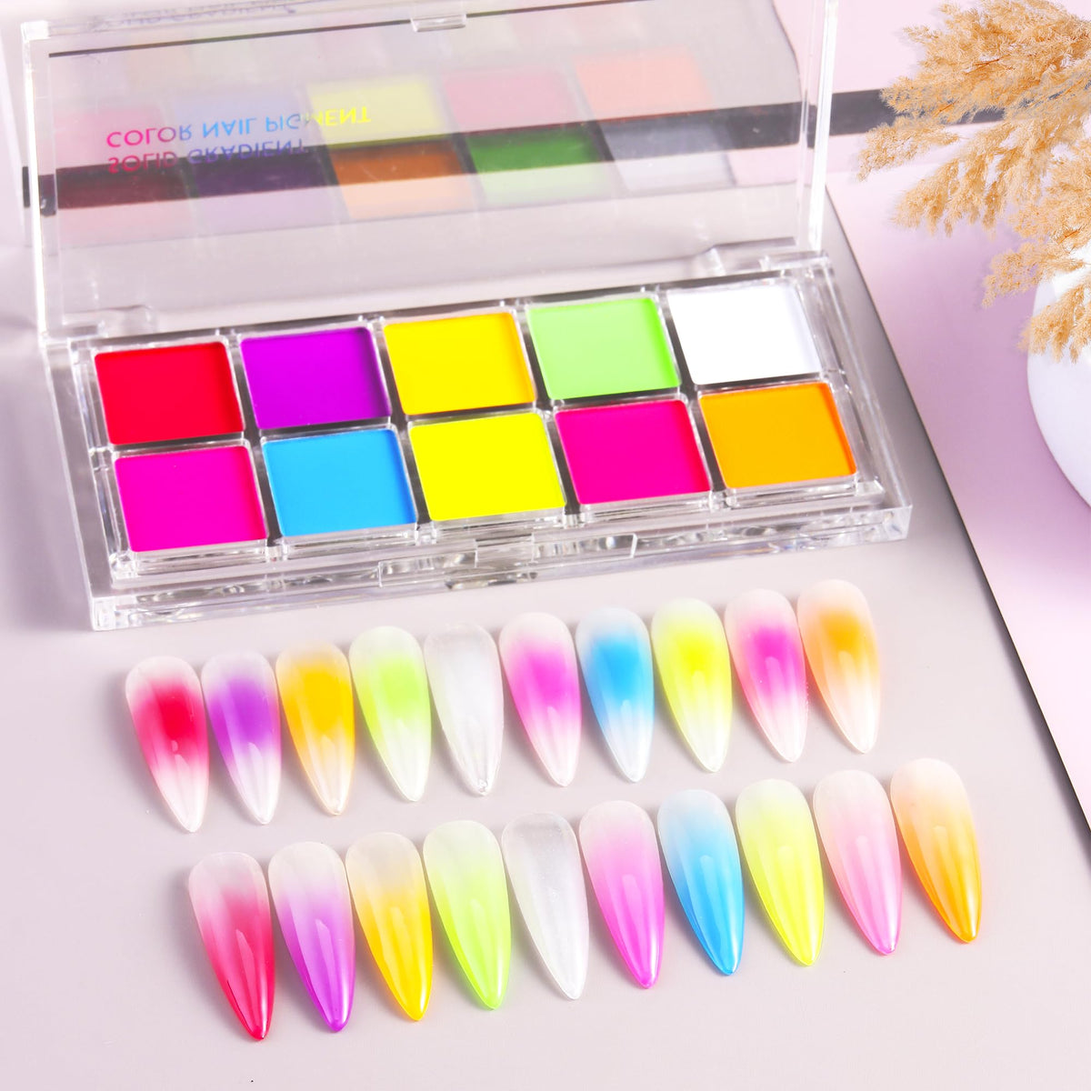 FSpronail powder close-up texture highlighting ultra-fine pigments for smooth blending