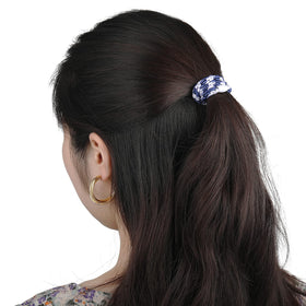 Funtopia hair tie in ponytail during workout demonstrating secure non-slip hold