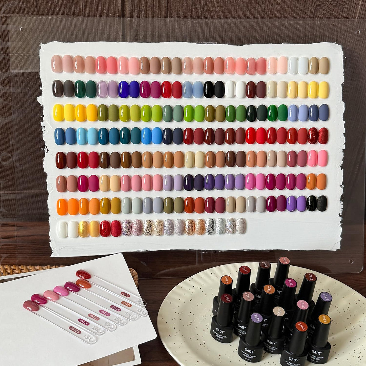 GAOY in-use home manicure scene demonstrating easy at-home application