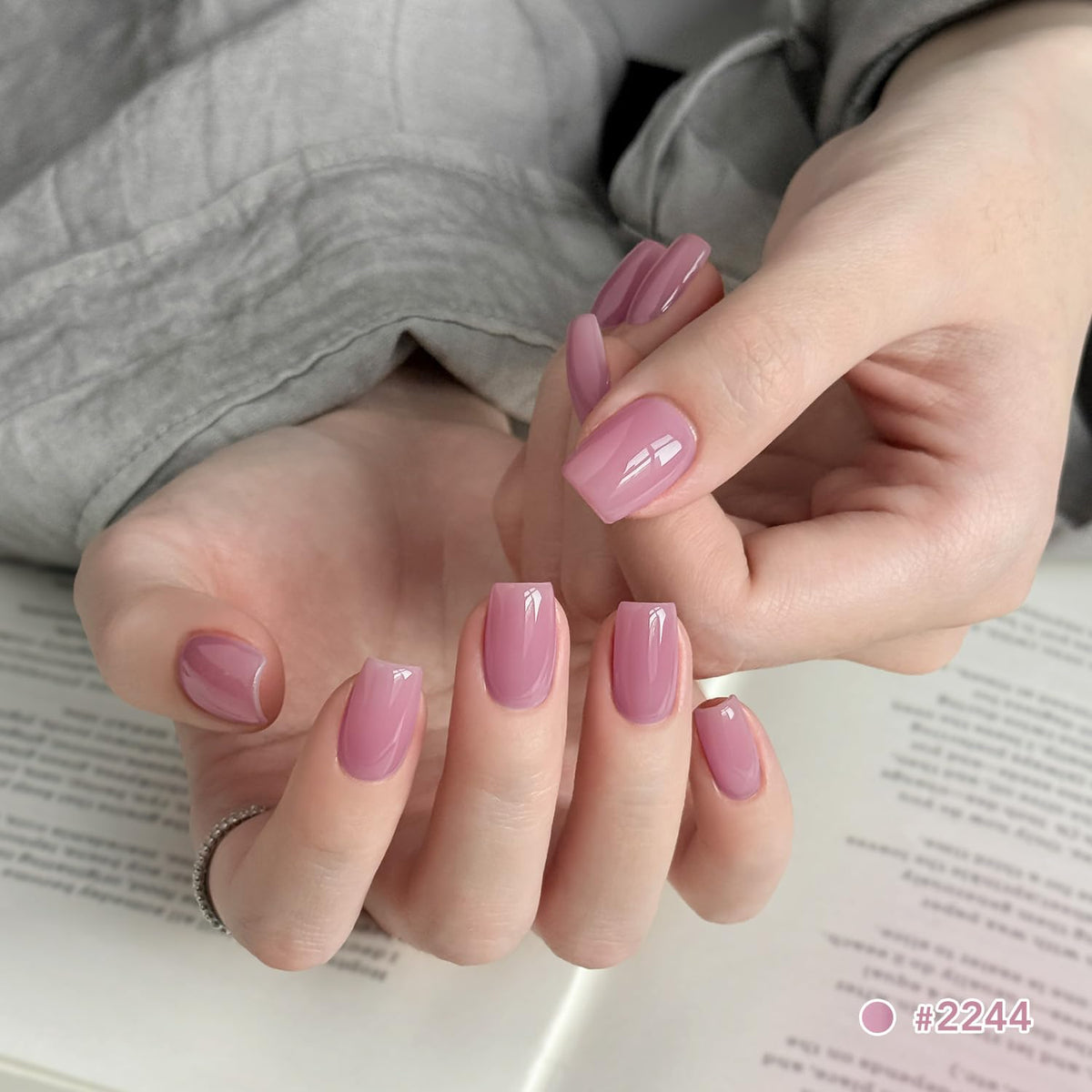 GAOY manicure in use displaying layered jelly effect and salon-style shine