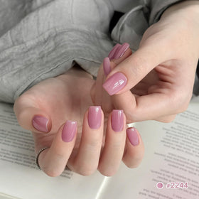 GAOY manicure in use displaying layered jelly effect and salon-style shine