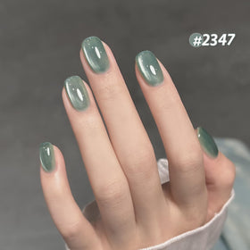 GAOY magnet held above wet gel creating distinct cat-eye shimmer effect
