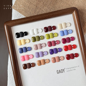 GAOY manicure in use with cured glossy nails demonstrating long-lasting shine