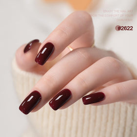 GAOY matte and glossy top coat bottles highlighting finish options for style