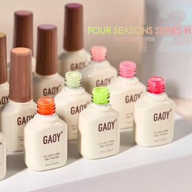 GAOY scale comparison with a hand to show compact 6.5ml travel-friendly bottles