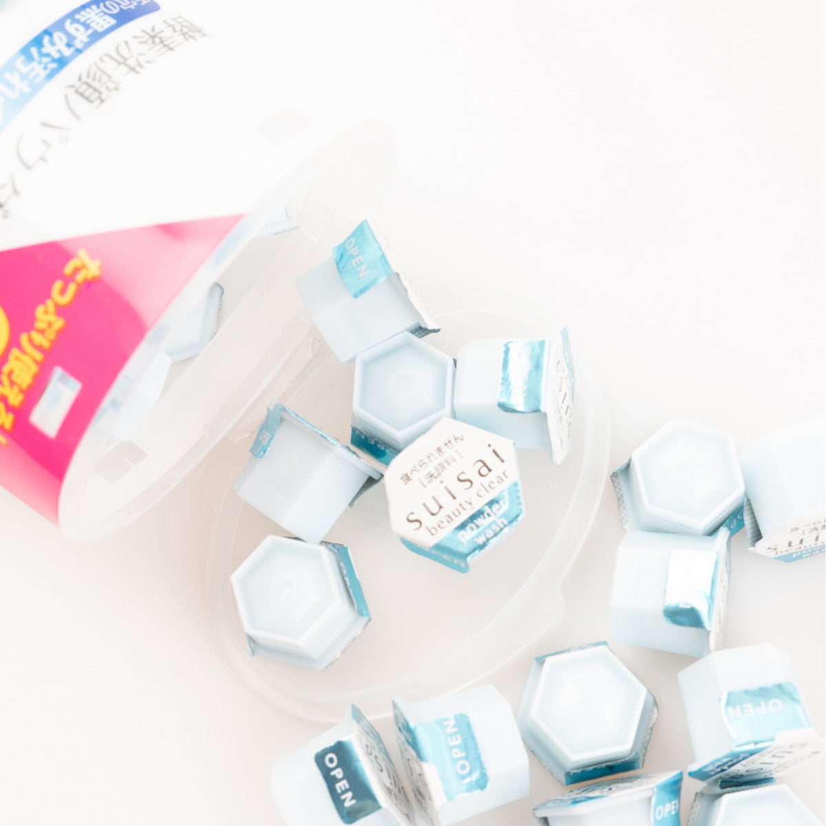 GASHINA STORY product label and ingredient list visible, transparency and clean formulation benefit