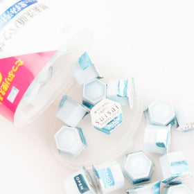 GASHINA STORY product label and ingredient list visible, transparency and clean formulation benefit