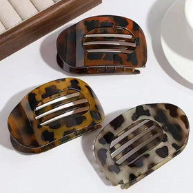 Generic side profile highlighting clip curve for comfortable fit and minimal pressure
