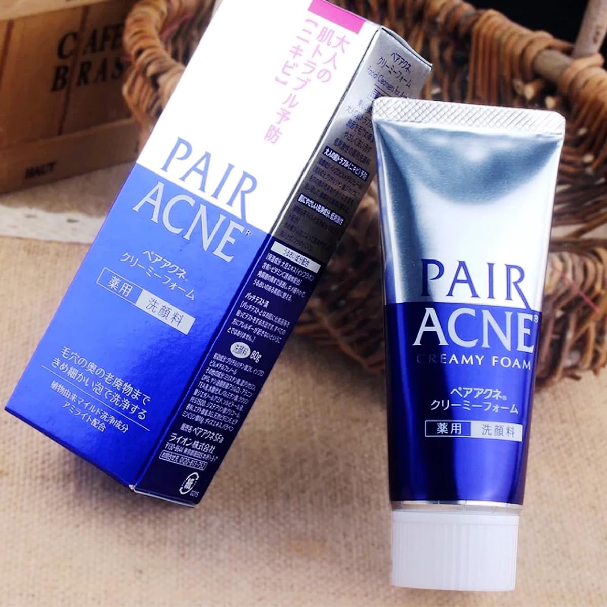 Ghibili Lion in-use facial wash demonstration showing effective pore-clearing benefit