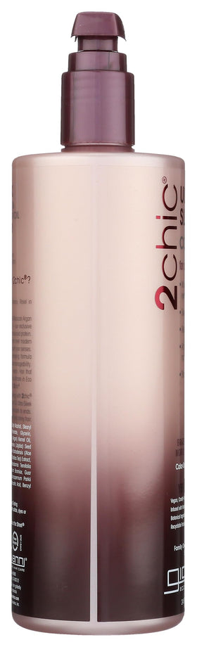 GIOVANNI being applied to wet hair to show detangling and smoothing benefit