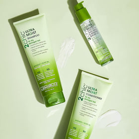 GIOVANNI in-hand application demonstrating quick absorption and frizz reduction
