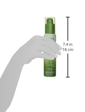 GIOVANNI texture drop on palm showing lightweight elixir for smooth absorption