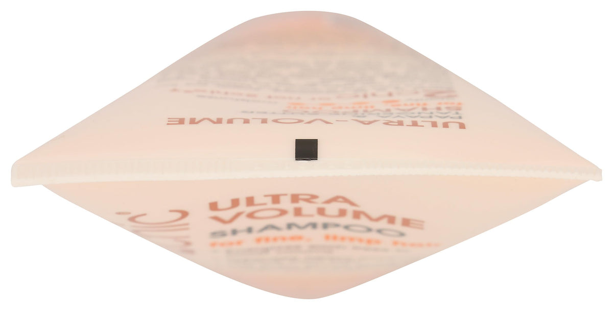 GIOVANNI close-up of papaya and tangerine texture showing natural ingredients for hydration