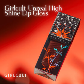 GIRLCULT J79 applied on model lips demonstrating buildable shine and plumping effect
