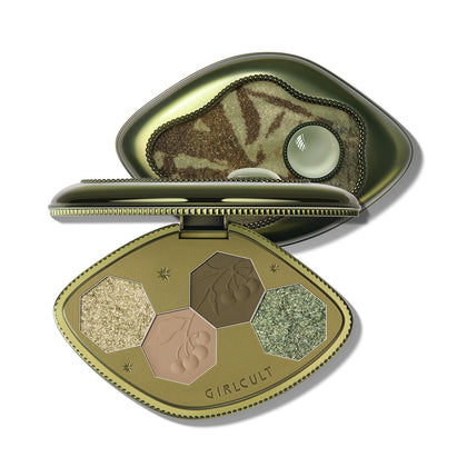 GIRLCULT palette front packaging showing quad and compact case for travel convenience