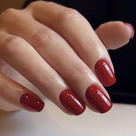 GLAMERMAID nail application in hand demonstrating quick press-on installation