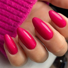 GLAMERMAID nails worn on hand lifestyle image demonstrating wearable, event-ready style