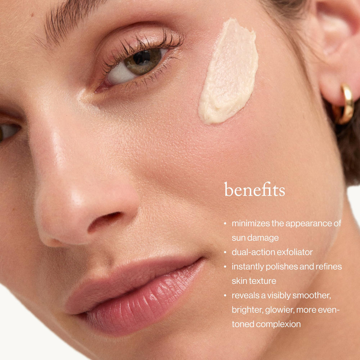 goop mineral grains visible in formula showing exfoliation power and polish
