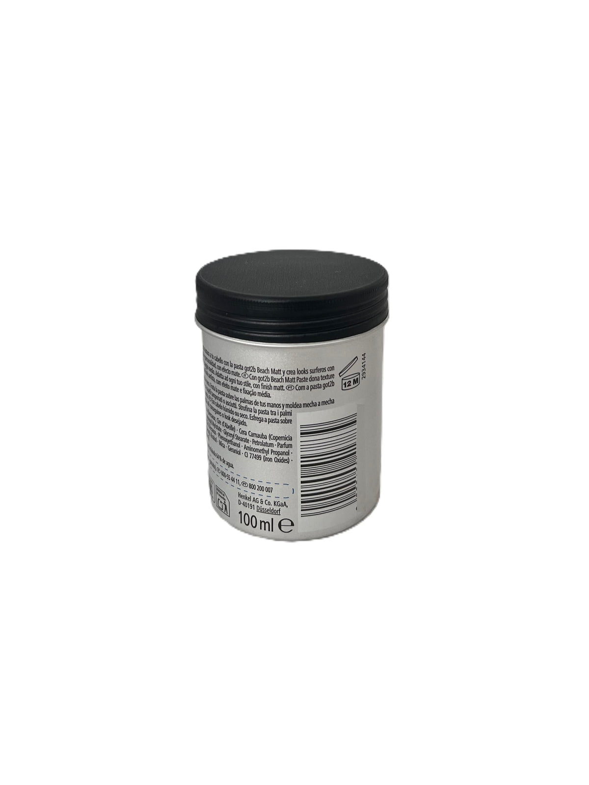 Schwarzkopf got2b paste close-up texture on fingers demonstrating matte, workable finish
