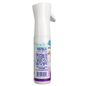 Gracie's Corner in-use on child's curls illustrating easier combing and reduced frizz