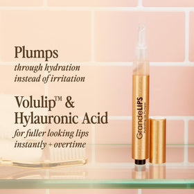 Grande Cosmetics GrandeLIPS applied on lips for visible natural plumping