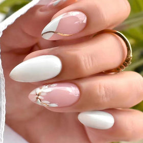 GUFUGU close-up of French tip design highlighting clean edges