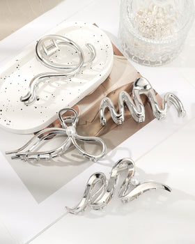 HAIMEIKANG lifestyle scene with clip in hair for polished everyday style