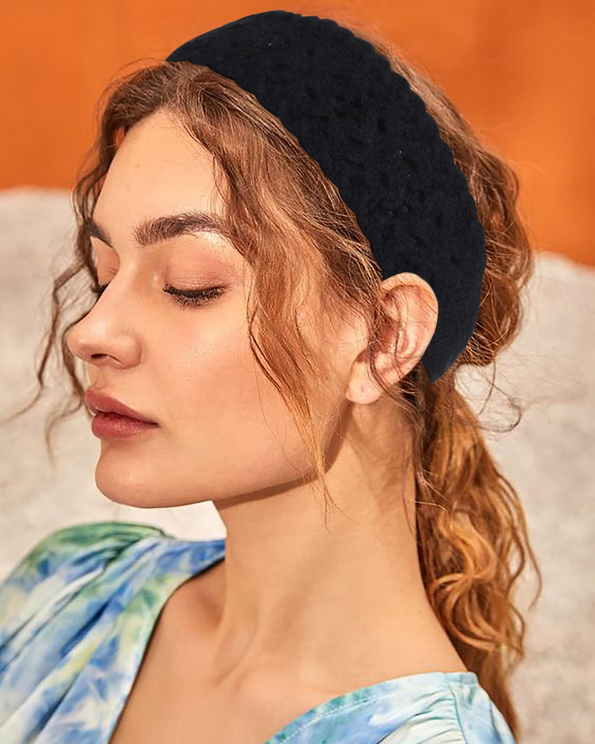 HAIMEIKANG headband worn outdoors shows boho styling benefit in casual settings