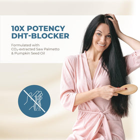 HAIRMETTO pouring pumpkin seed oil detail highlighting nourishing fatty acids