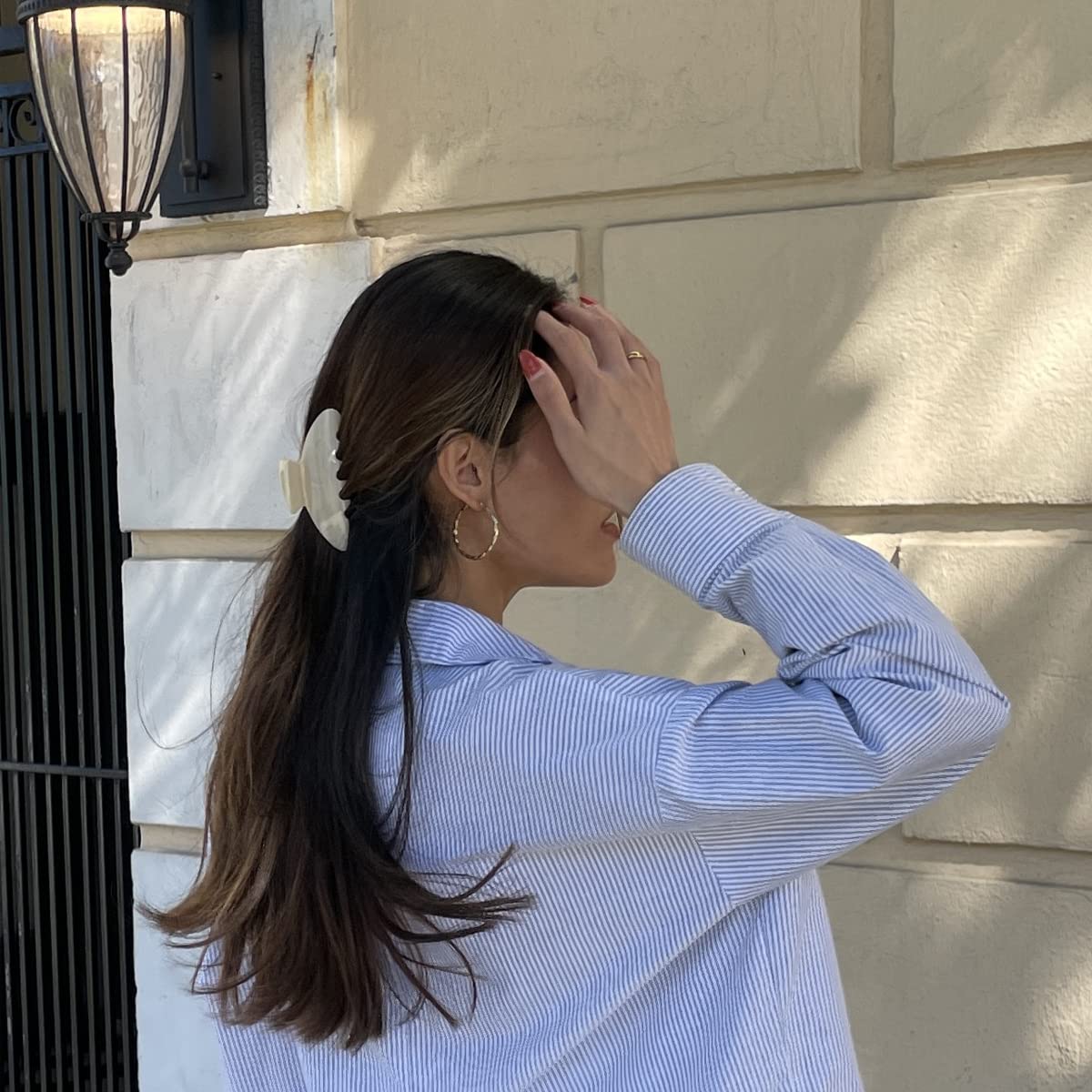 Hana Mia clip securing a messy bun for easy, comfortable all-day wear