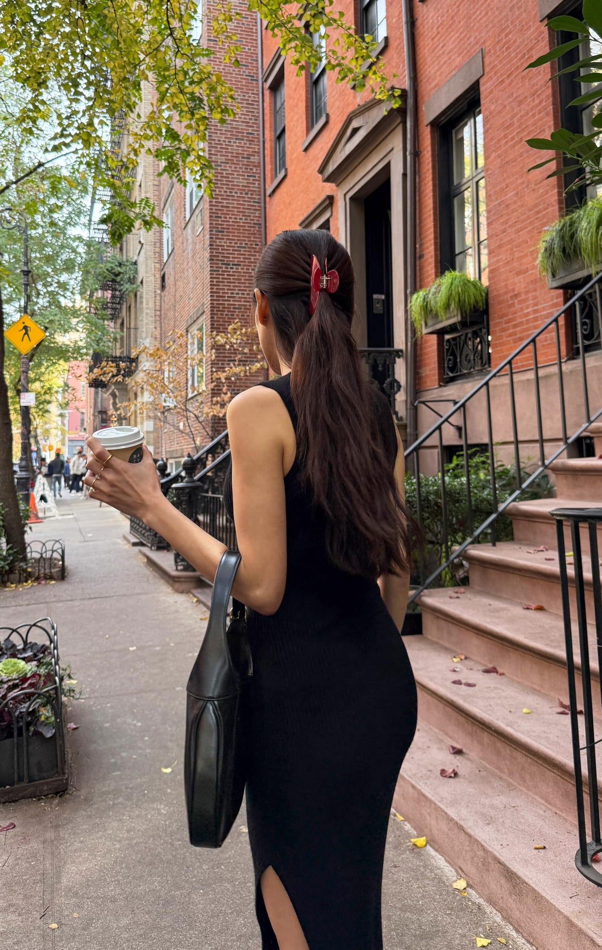 Hana Mia clip securing a half-up hairstyle fast for neat, everyday styling