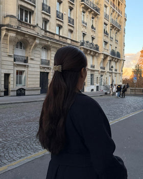 Hana Mia clip securing a small ponytail showing comfortable all-day wear