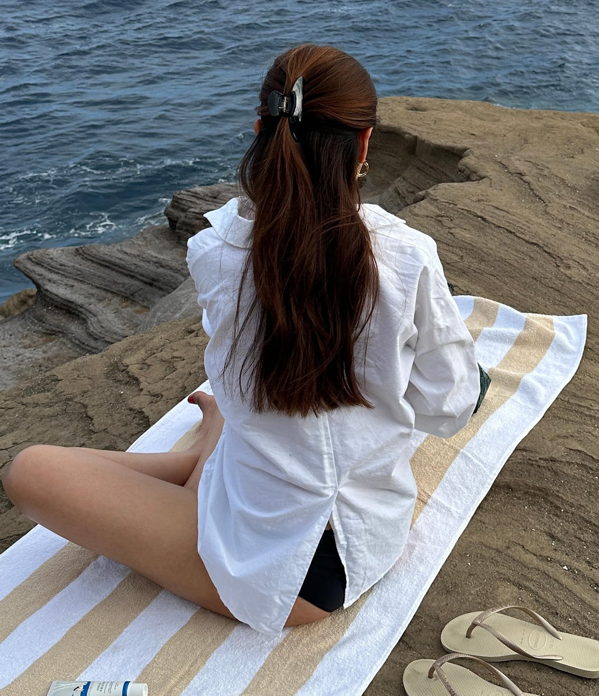 Hana Mia with protective carrying pouch for travel-ready care