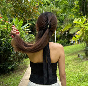 Hana Mia side profile open jaw showing secure grip benefit