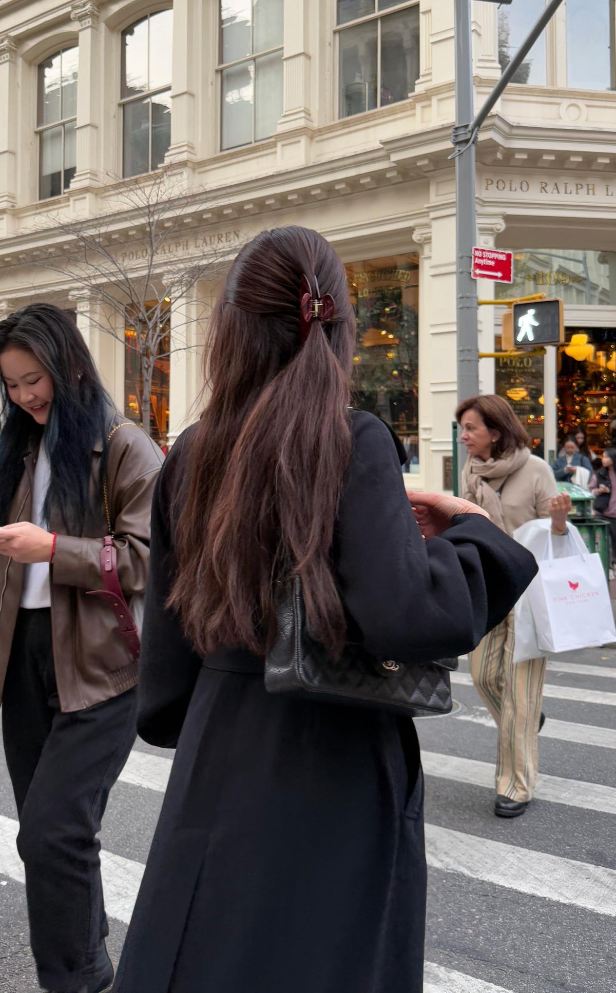Hana Mia clip holding a half-up on long hair, secure and effortless