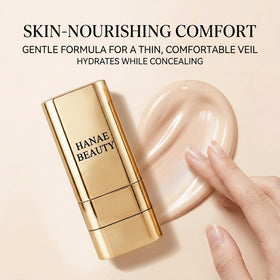 Hanae Beauty built-in brush close-up for easy blending and precise application
