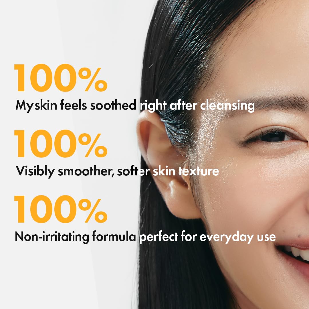 Hanskin in use during face massage removing makeup effectively