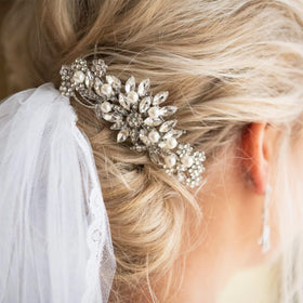 Hapibuy packaged hair comb in jewelry box for gift-ready presentation