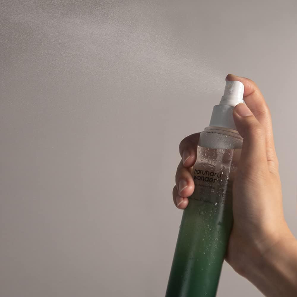 HARUHARU mist spraying a fine veil for even hydration and quick refresh
