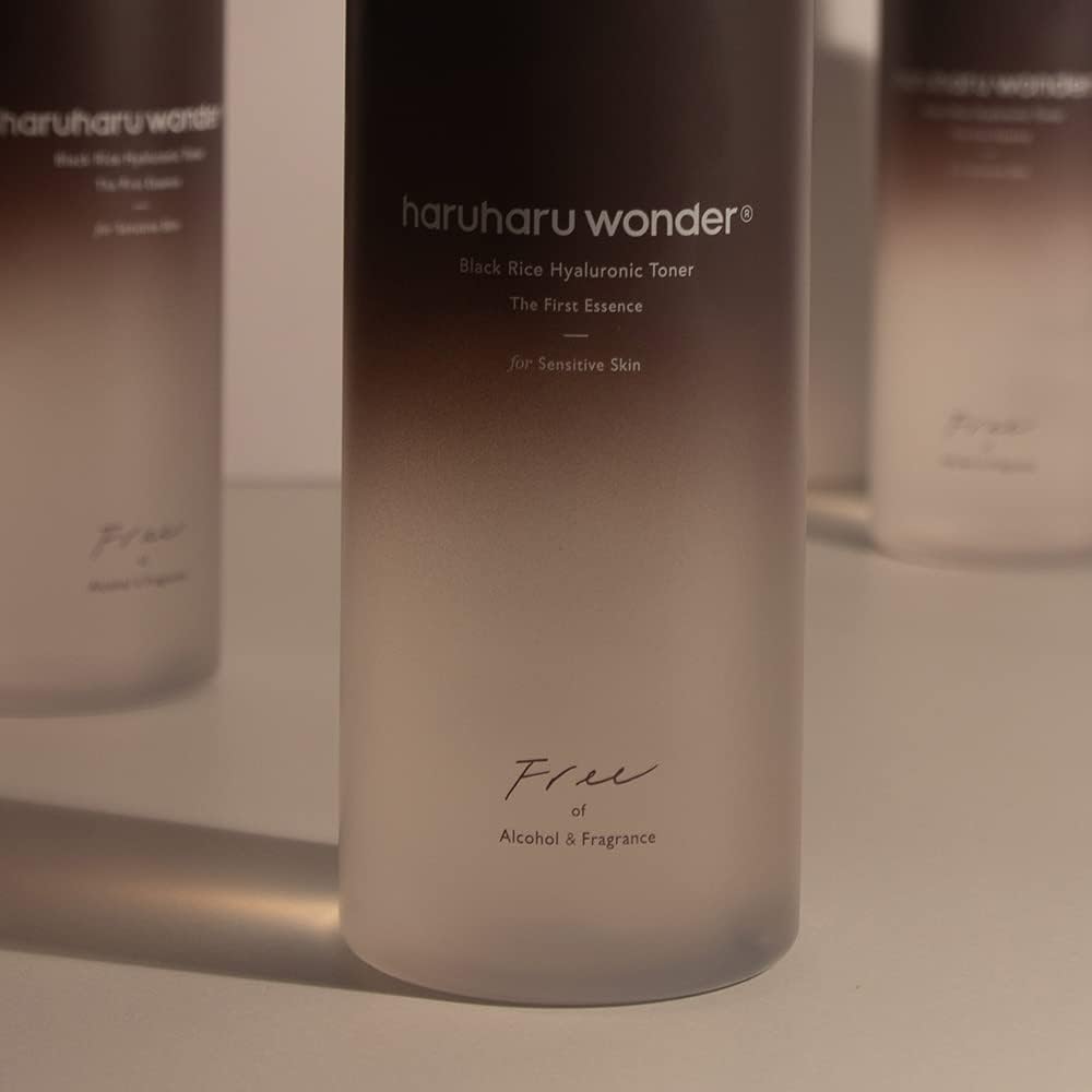 HARUHARU label close-up highlighting black rice hyaluronic benefits