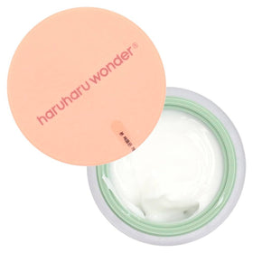 HARUHARU cream texture close-up highlighting rich, absorbent consistency and nourishment