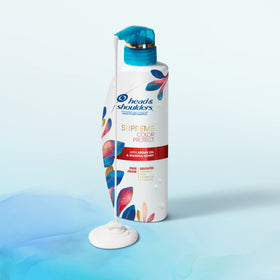 Head & Shoulders lifestyle image of shiny hair after regular use