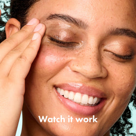 HERO COSMETICS scoop on fingertip demonstrating easy application benefit