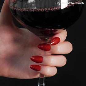 heyhae model wearing finished manicure highlighting salon-quality shine