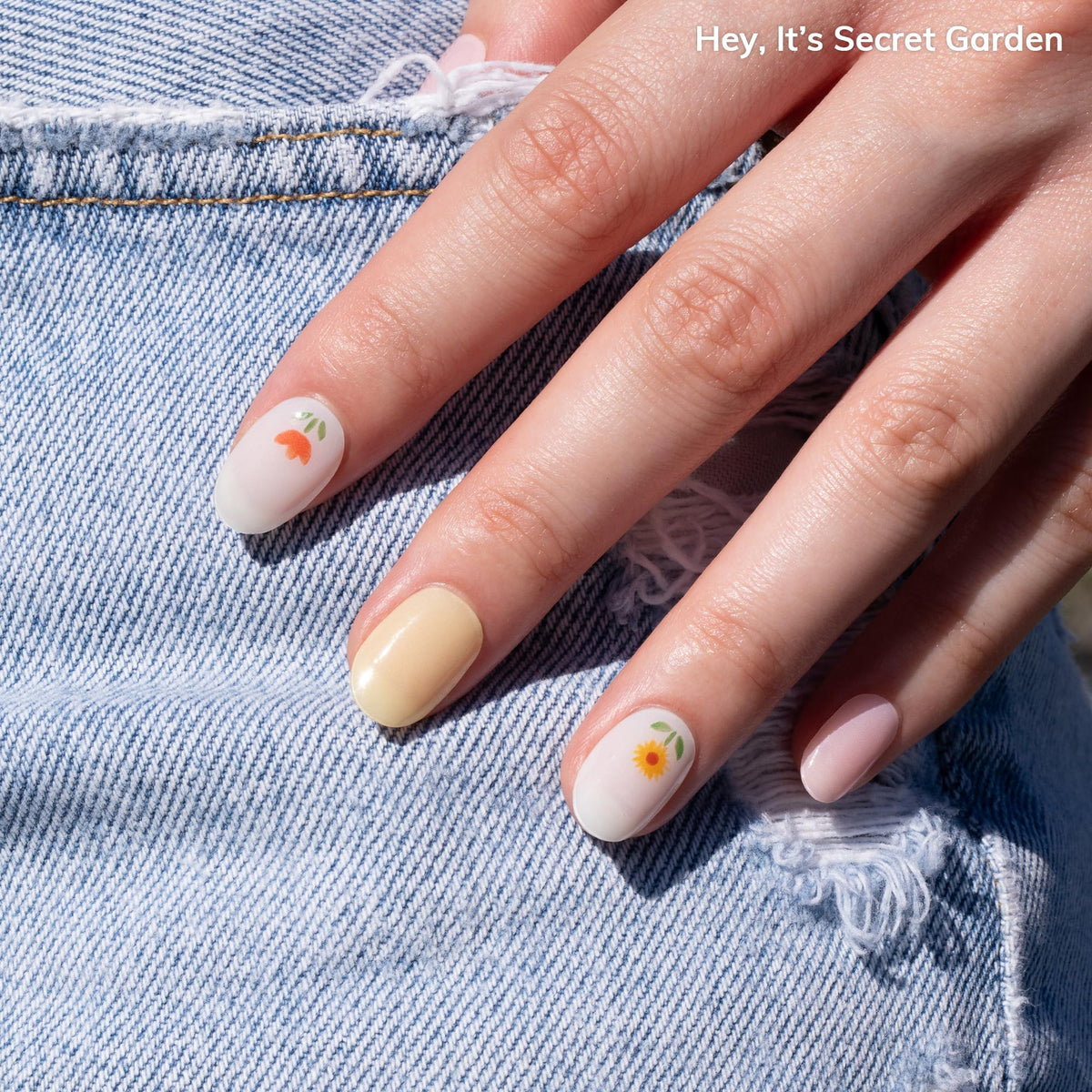 heyhae close-up of strip floral pattern displaying delicate petals and tone