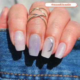 heyhae glossy texture reflecting light, emphasizes salon-like shine benefit